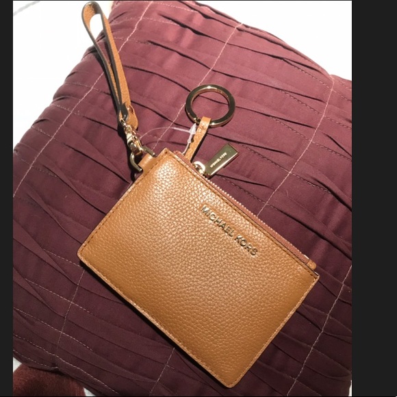 Michael Kors Handbags - NWOT Michael Kors Wallet/Wristlet